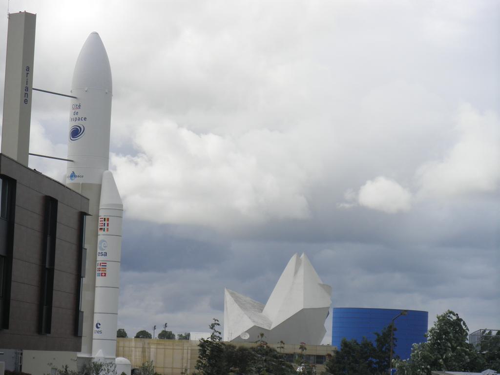 B&B Hotel Toulouse Cite De L'Espace Mouchotte Exteriör bild